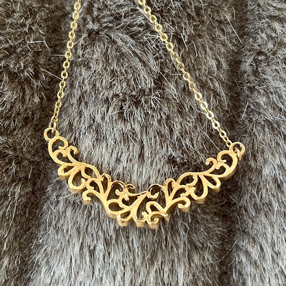 Vintage Avon Necklace - Picture 5 of 7